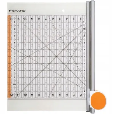 Gilotyna Z Obrotowym Ostrzem I Linijką 12”X12” FISKARS
