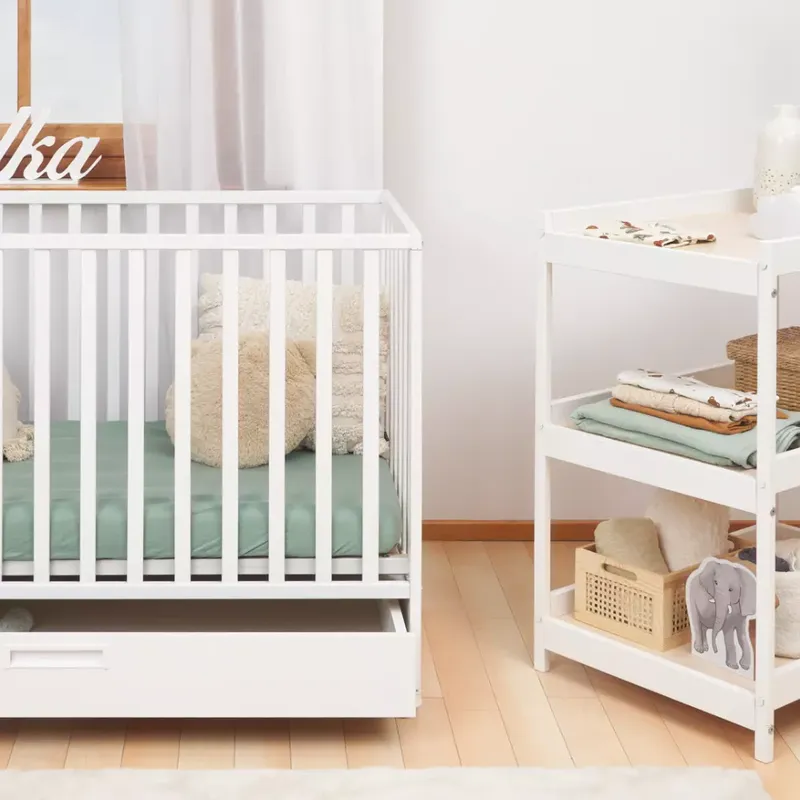 Łóżeczko LUX 120×60 Z Szufladą I Kółkami - Biały