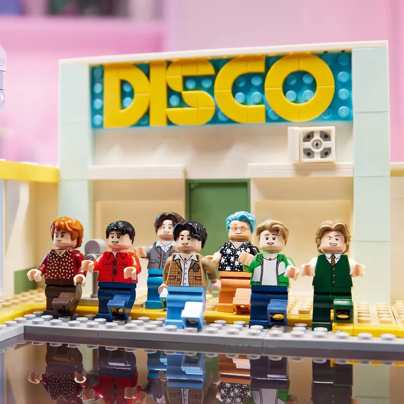 LEGO Ideas Bts Dynamite K-Pop Klocki 21339 2313 Elementów