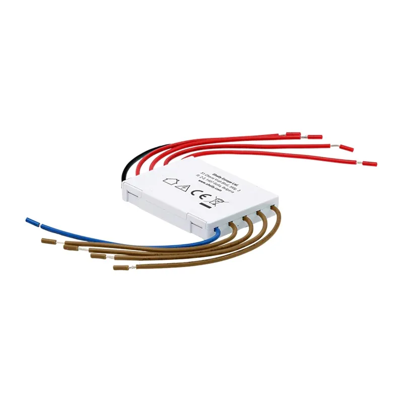 Odsprzęgacz SHELLY 4-KANAŁOWY 230V Decoupler - Biały