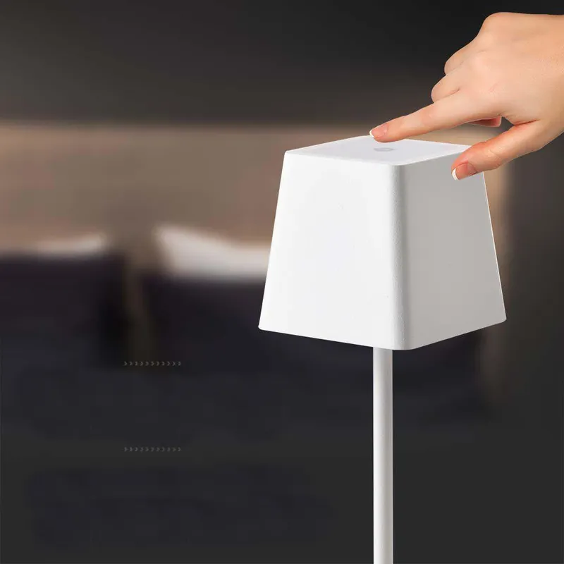 Lampka Stołowa Nocna V-TAC 2W LED 36cm Ładowanie Ściemnianie IP54 VT-7563 3000K 200LM - Biała