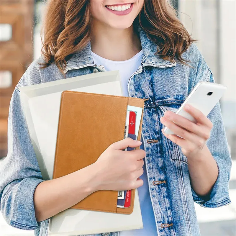 Etui Skórzane Lenovo Tab M11 10.95 Z Kieszeniami I Podstawką - Brązowe