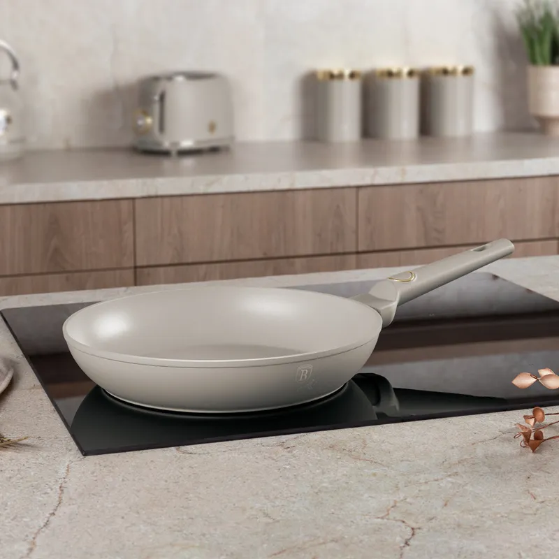 Patelnia Z Powłoką Tytanową 28cm BerlingerHaus Sahara BH-8054
