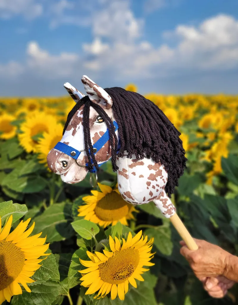 Hobby Horse Mały Koń Na Kiju Premium Tarantowaty TUM-TUM - Biało-Brązowy