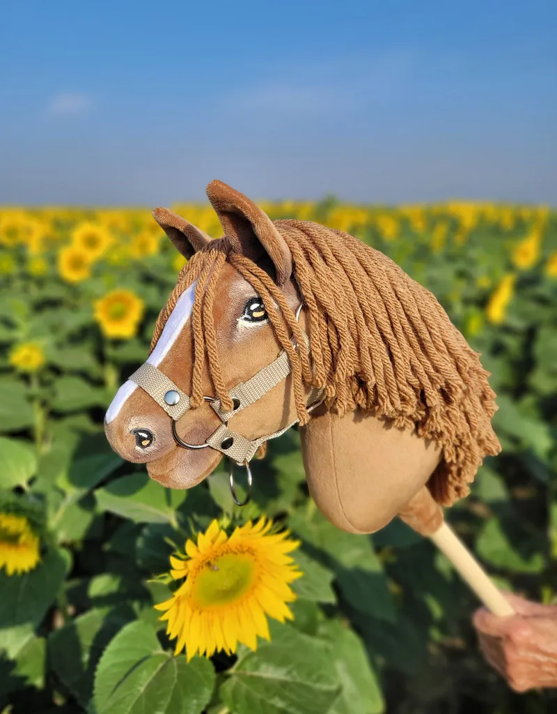 Hobby Horse Średni Koń Na Kiju Premium Jasny Kasztan TUM-TUM - Brązowy