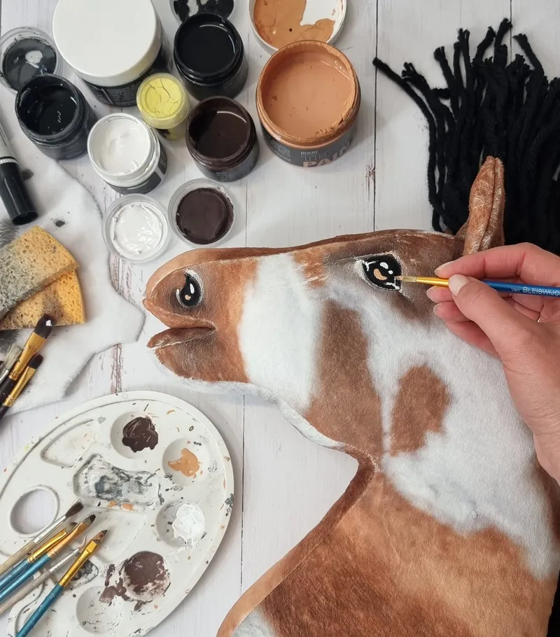 Hobby Horse Duży Koń Na Kiju Premium Srokaty Tobiano Czarną TUM-TUM