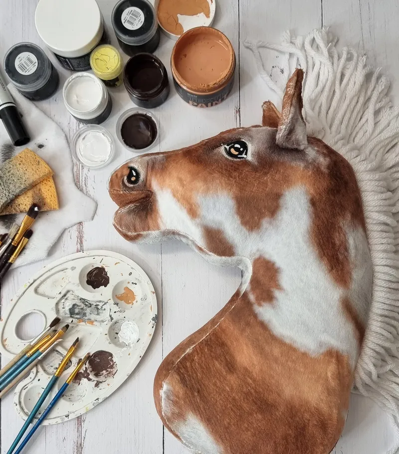 Hobby Horse Duży Koń Na Kiju Premium Srokaty Tobiano Białą TUM-TUM