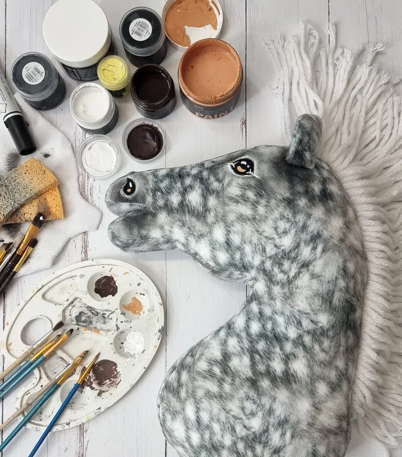 Hobby Horse Duży Koń Na Kiju Premium Siwek Jabłkowity Białą TUM-TUM