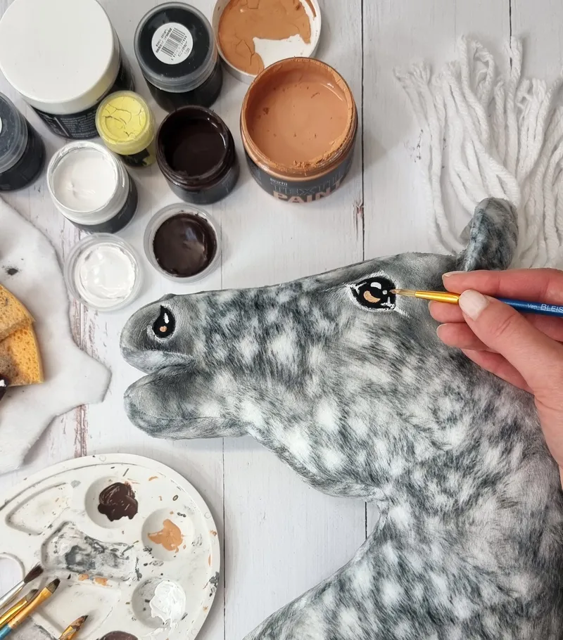 Hobby Horse Duży Koń Na Kiju Premium Siwek Jabłkowity Białą TUM-TUM