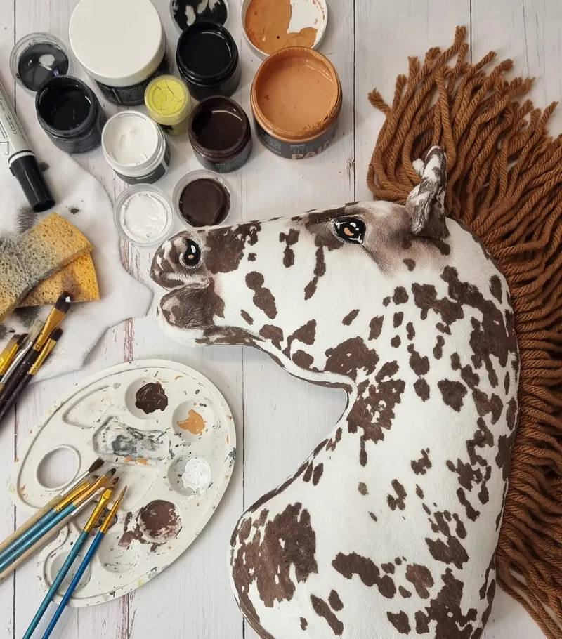 Hobby Horse Duży Koń Na Kiju Premium Tarantowaty TUM-TUM - Biało-Brązowy