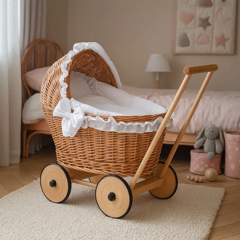 Wiklinowy Wózek Dla Lalek Pchacz Białą Pościelką Miękką Chiara TUM-TUM