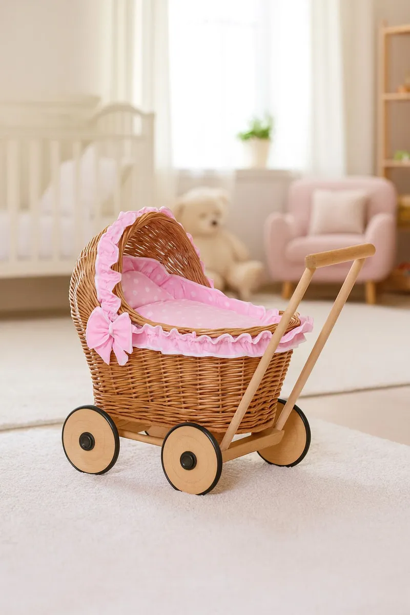 Wiklinowy Wózek Dla Lalek Pchacz Różową Pościelką Miękką Chiara TUM-TUM