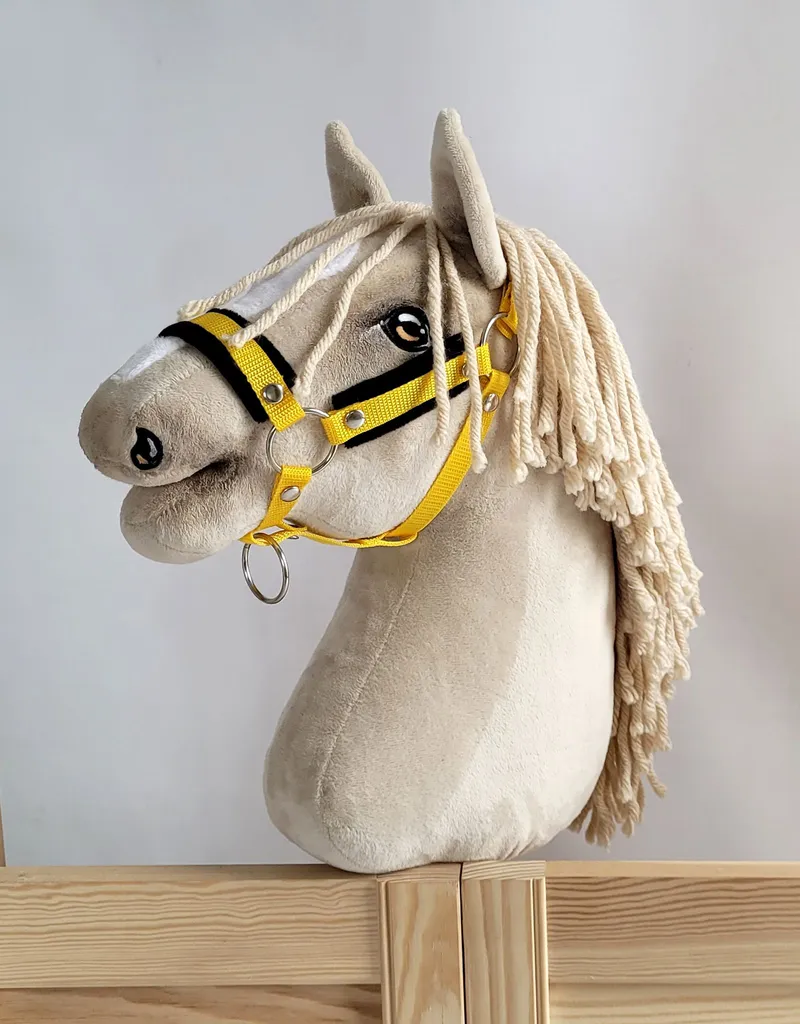 Kantar Regulowany Dla Konia Hobby Horse Czarnym Futerkiem TUM-TUM - Żółty
