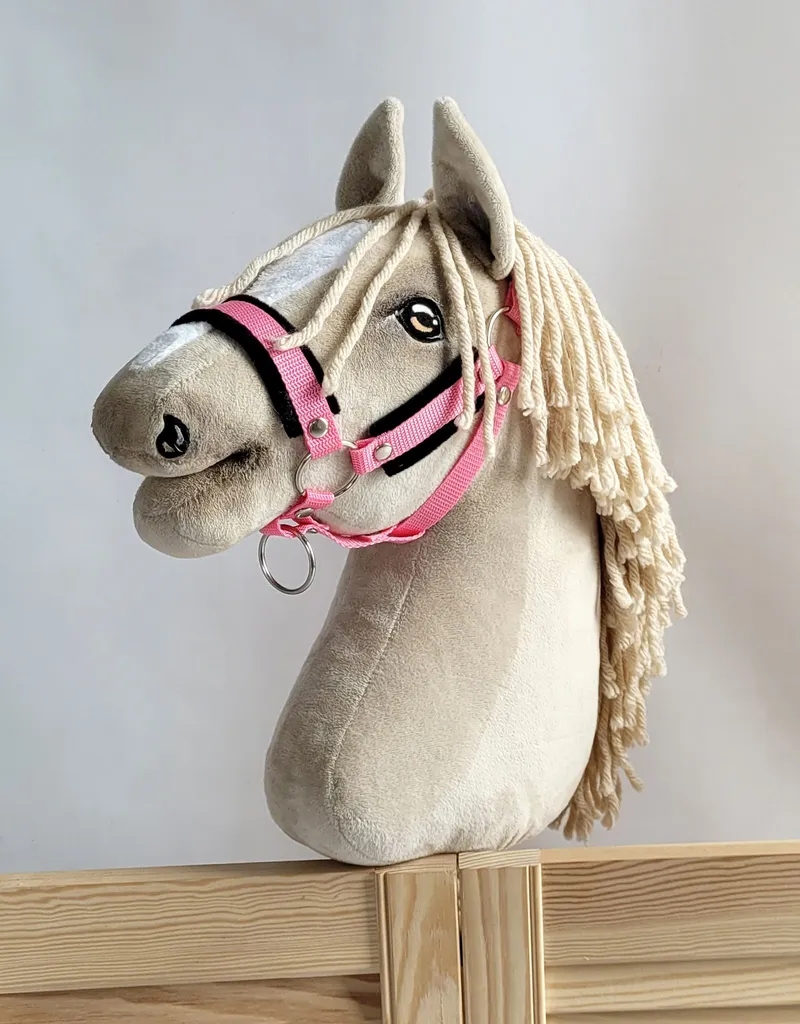 Kantar Regulowany Dla Konia Hobby Horse Czarnym Futerkiem TUM-TUM - Różowy