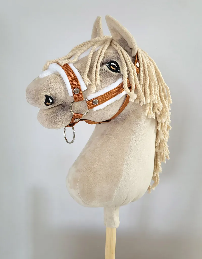 Zestaw Do Hobby Horse: Kantar Białym Futerkiem Uwiąz Ze Sznurka TUM-TUM