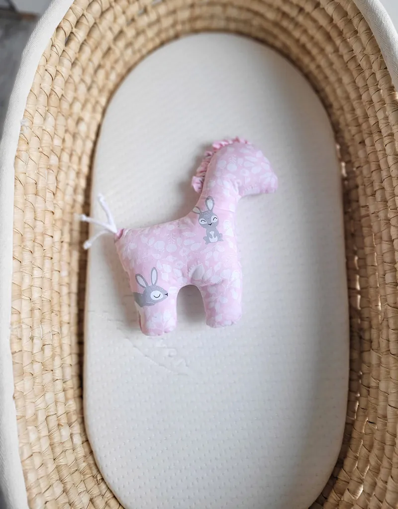 Konik Lucky Miękka Maskotka Bawełny Dla Niemowląt Króliczki TUM-TUM