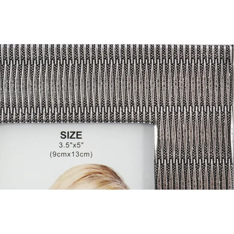 Elegancka Stojąca Ramka Na Zdjęcie Z Metalicznym Zdobieniem I Wykończeniem Z Czarnej Tkaniny 15 x 19 cm