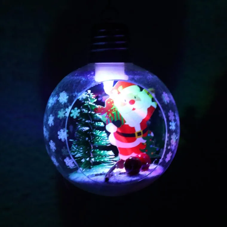 Bombka Plastikowa Z Oświetleniem LED I Mikołajem 8 cm II