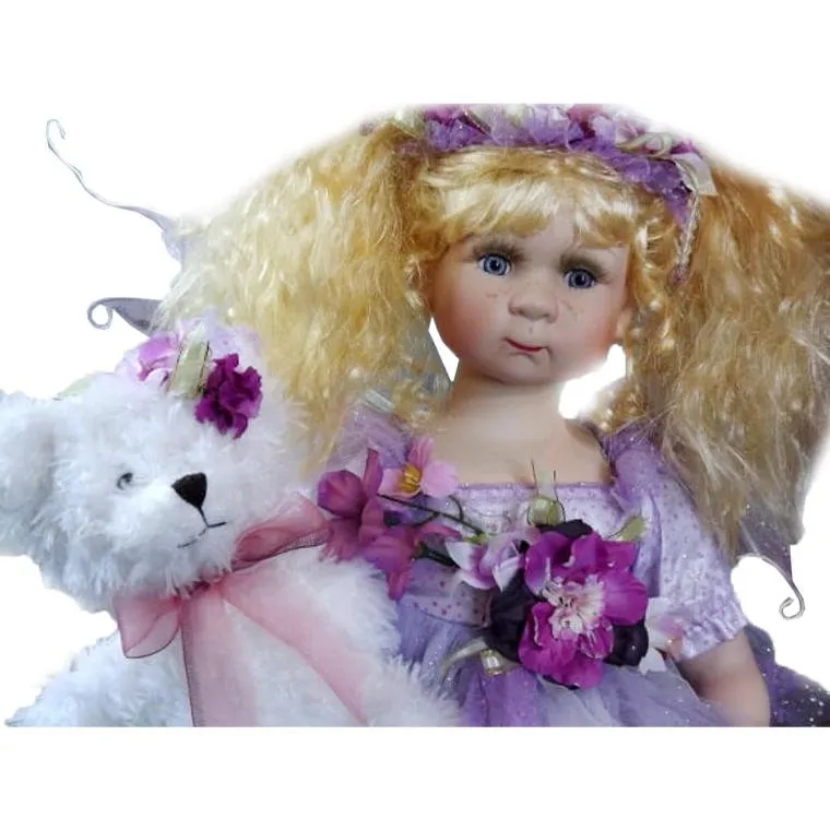 Ceramiczna Lalka Elf Z Misiem W Kolorze Wrzosowym O Wysokości 40 cm