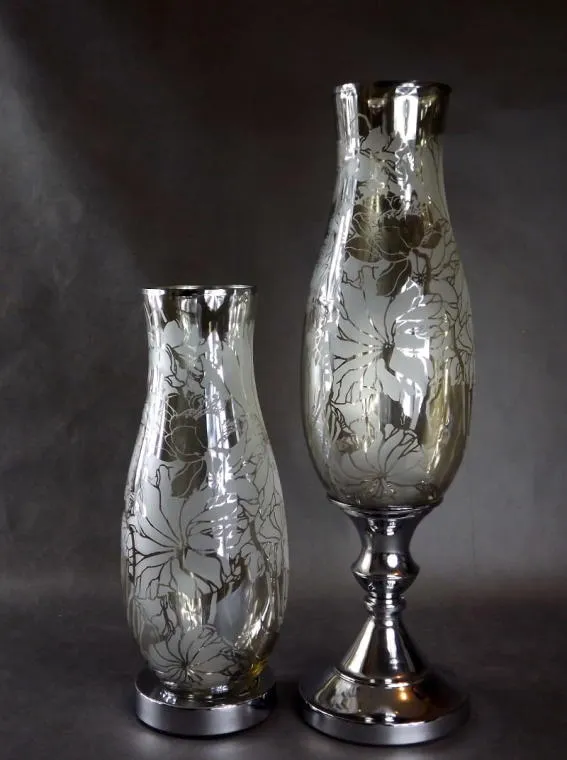 Elegancki Wazon Szklany Z Chromem I Kwiatowym Dekorem 15x38 cm - Niższy Z Kolekcji