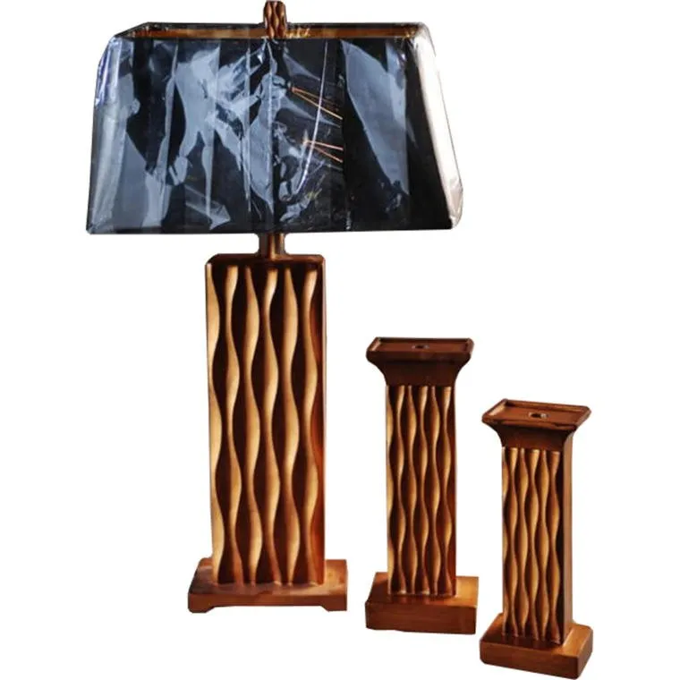 Lampa Stojąca Imitująca Rzeźbione Drewno Ze Złotymi Akcentami