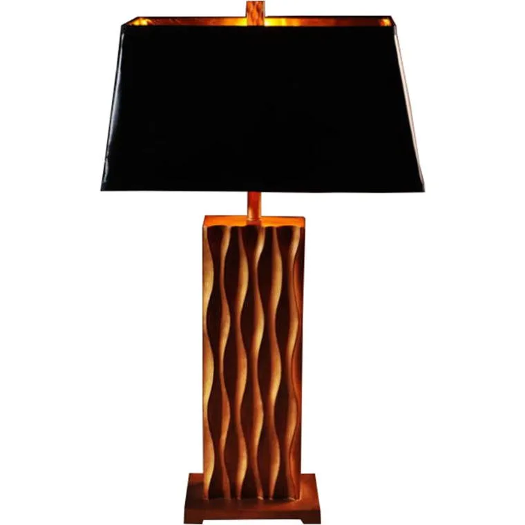 Lampa Stojąca Imitująca Rzeźbione Drewno Ze Złotymi Akcentami