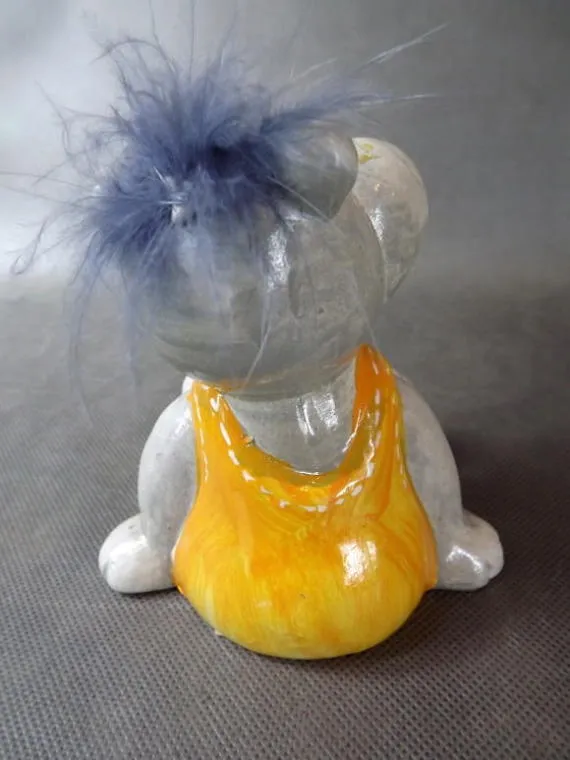 Ceramiczna Stojąca Hipopotamka Z Siwą Czuprynką 17x15 cm