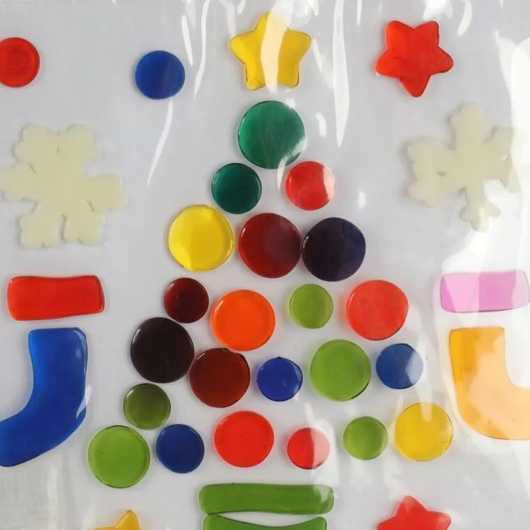 Naklejki Żelowe Na Okno Z Motywem Świątecznym - Choinka 20 cm Samoprzylepne Multikolor