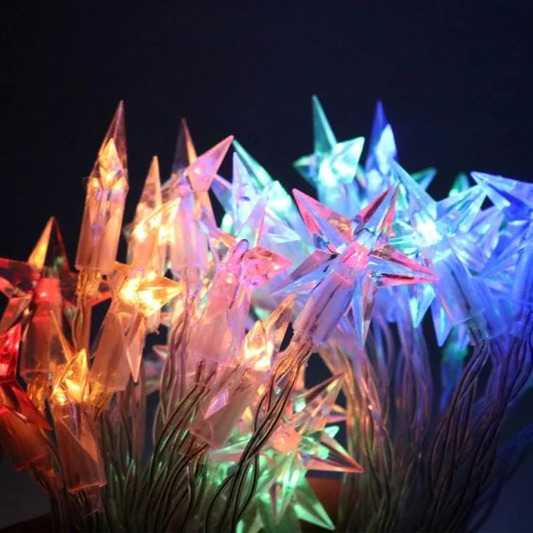 Multikolorowe Lampki LED W Kształcie Gwiazdek - Sznur 30 Sztuk - Zasilanie Bateryjne
