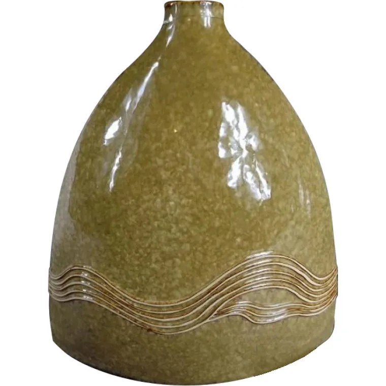 Wazon Ceramiczny Miodowy Z Motywem Fali Z Kolekcji 32x28cm