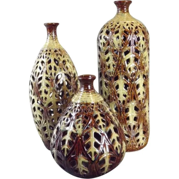 Wazon Ceramiczny W Kolorze Brązowym Ażurowy Wzór 41x13 cm