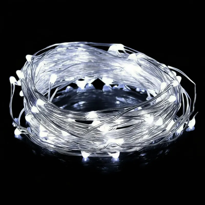 Energooszczędne Lampki Choinkowe-Łezki Na Białym Druciku Z 10 LED, Zimny Kolor, Zasilane Na Baterie AA - Biały