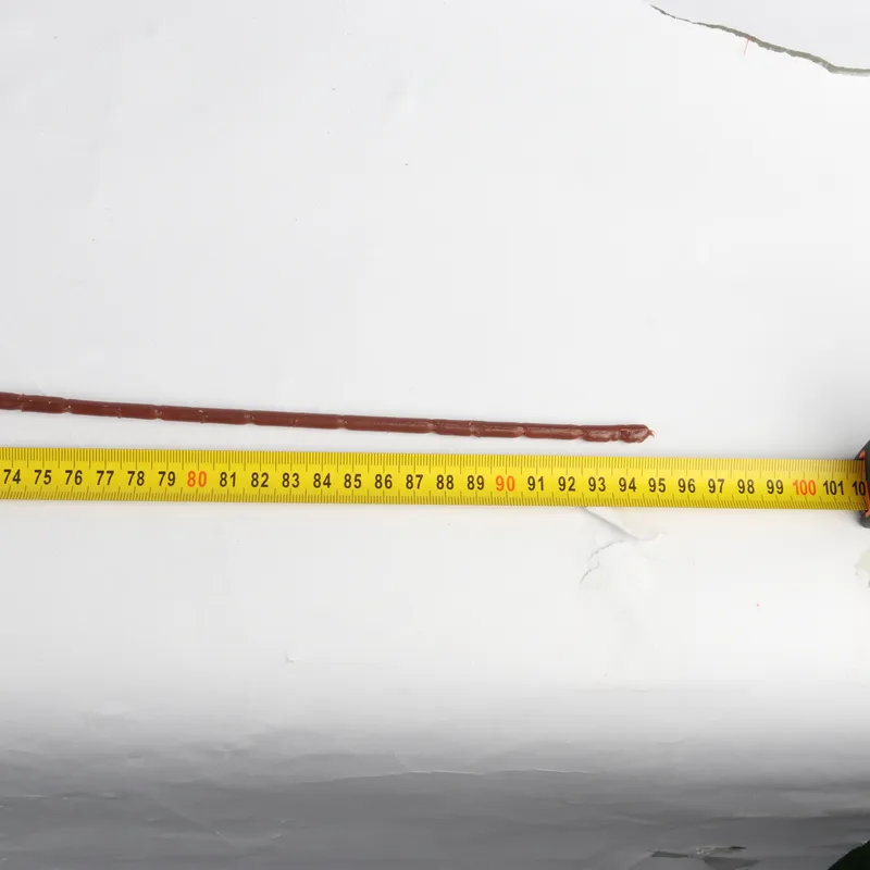 Sztuczna Gałązka Z Omszałymi Liśćmi 87 cm – Ozdoba Do Aranżacji - Pomarańczowa