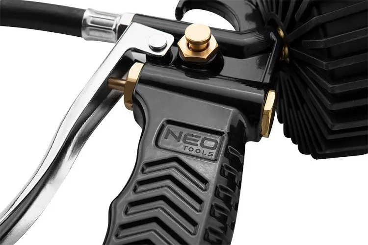 Pistolet Do Pompowania Z Manometrem O 63MM,DŁUGA Końcówka NEO