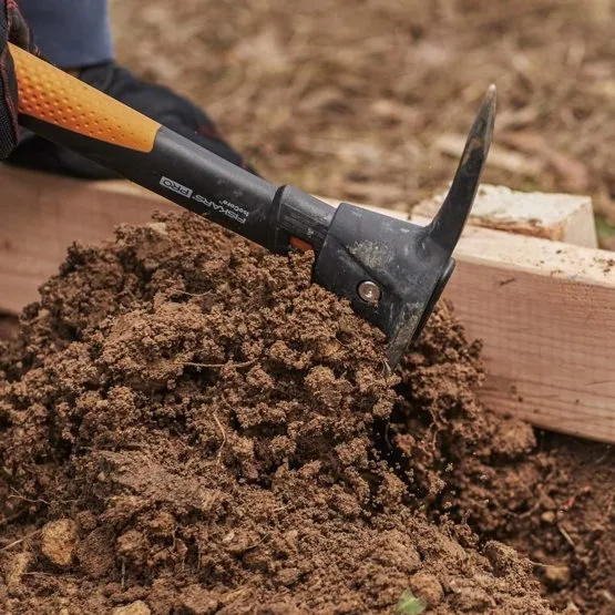 Kilof Ze Szpicem Isocore S 36cm FISKARS