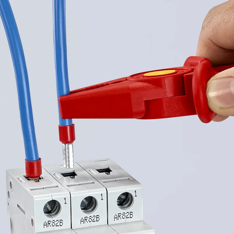 Szczypce Płaskie Z Tworzywa Sztucznego Izolowane 180mm KNIPEX