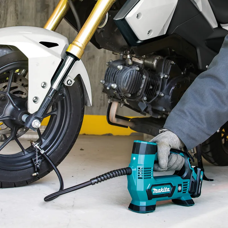 Mini Kompresor Samochodowy 12V Ctx (10,8V) MAKITA