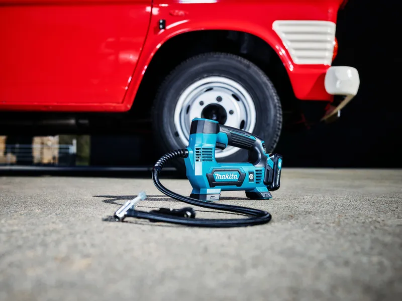 Mini Kompresor Samochodowy 12V Ctx (10,8V) MAKITA