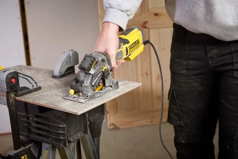 Multi Pilarka 650W 89mm STANLEY