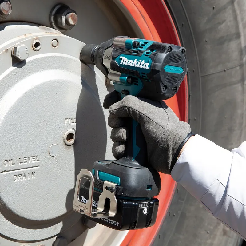 Klucz Udarowy Akumulatorowy 1/2'' 700NM 18V Ltx 2*5.0AH MAKITA