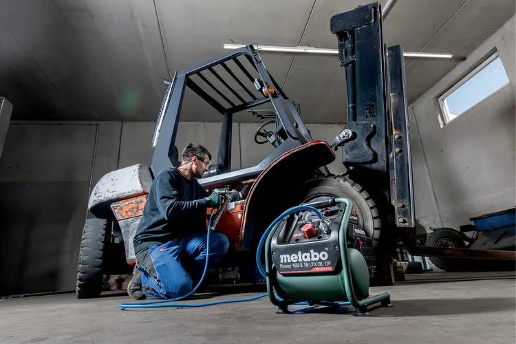 Kompresor Bezolejowy Akumulatorowy Power 160-5 18 Ltx Bl Of METABO