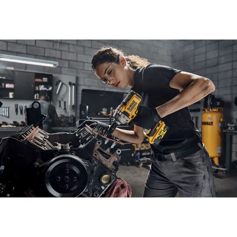 Akumulatorowy Klucz Udarowy 1/2' Xr 18V 0 Ah Tstak 812 Nm DEWALT