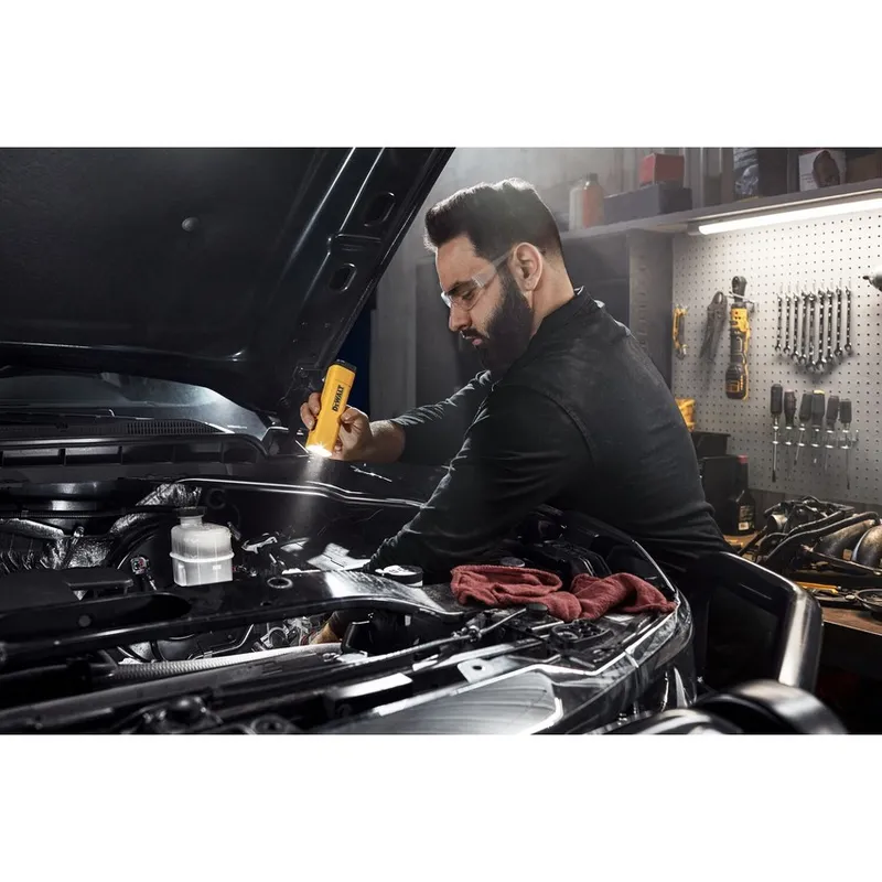Latarka LED 3 Tryby 200-400-1200LM USB-C DEWALT