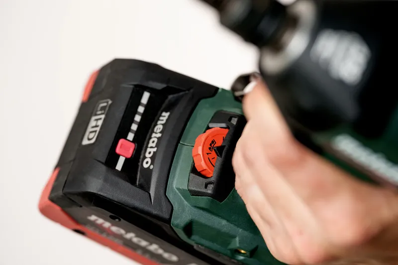 Klucz Udarowy Akumulatorowy 1/2'' Ssw 18 Ltx 550 Bl 0*AH METABO