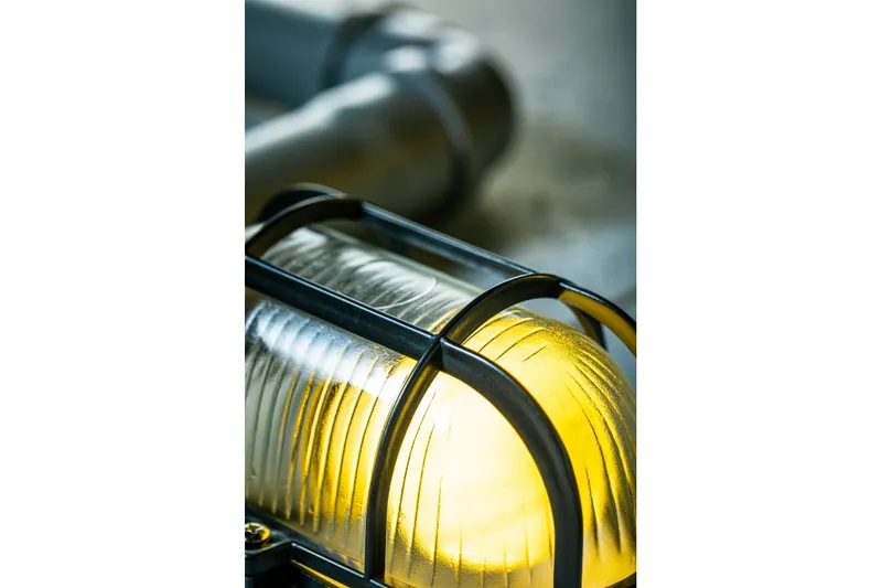 Oprawa Kanałowa Sanguesa Kay E27 IP44 40W Kratka GTV - Czarna