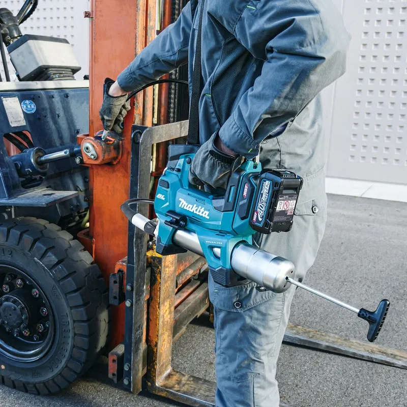 Smarownica Akumulatorowa Xgt 40V 0*AH MAKITA