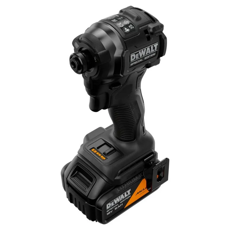 Klucz Udarowy Akumulatorowy Mclaren 18V Xr 2*5.0AH DEWALT