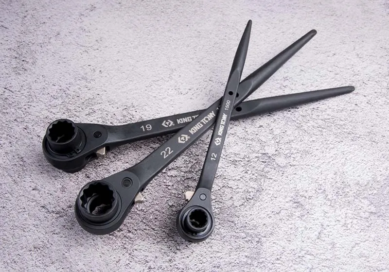 Dwustronny Klucz Nasadkowy Z Grzechotką 24X Dł. 402mm KING TONY