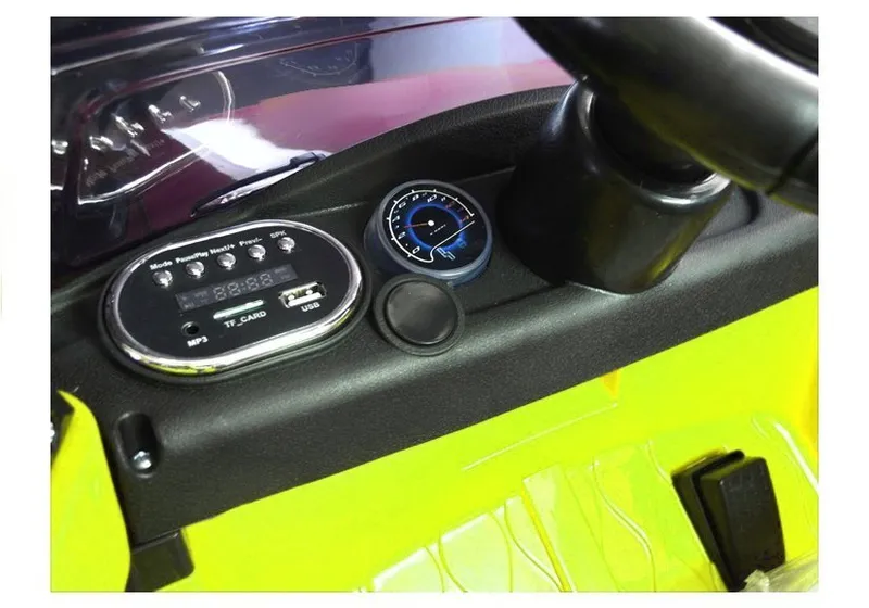 Auto Na Akumulator HL1638 Dla Dzieci Światła LED MP3 Pilot - Zielone