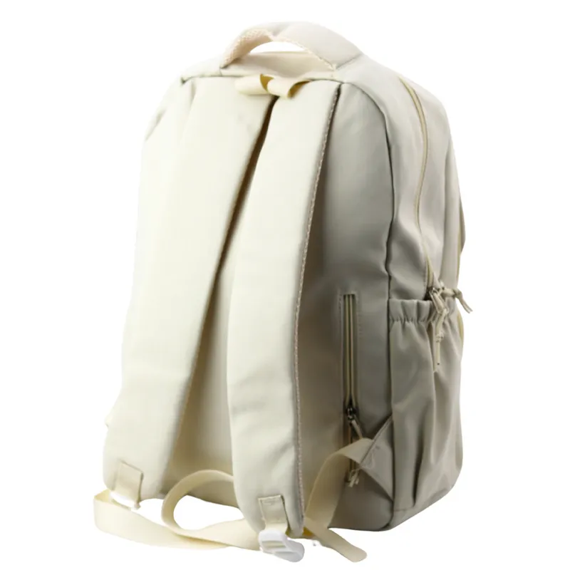 Plecak Miejski Szkolny Kapibara Brelok Przypinki Beżowy Kremowy 25l 42cm